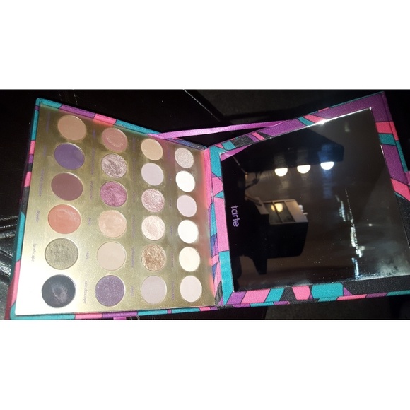 ✖ SOLD ✖ Tarte eyeshadow pallet - Picture 4 of 5
